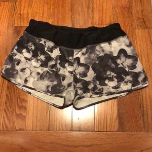 MPG flower shorts with pink accents
